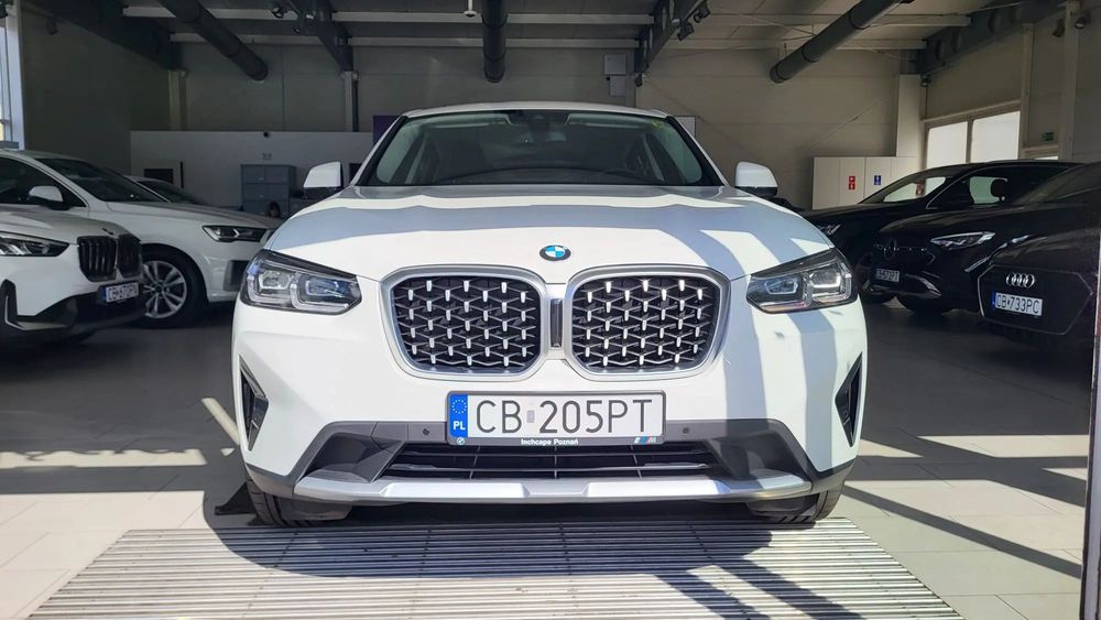 BMW X4 Salon bazwypadkowy Systemy asystujące