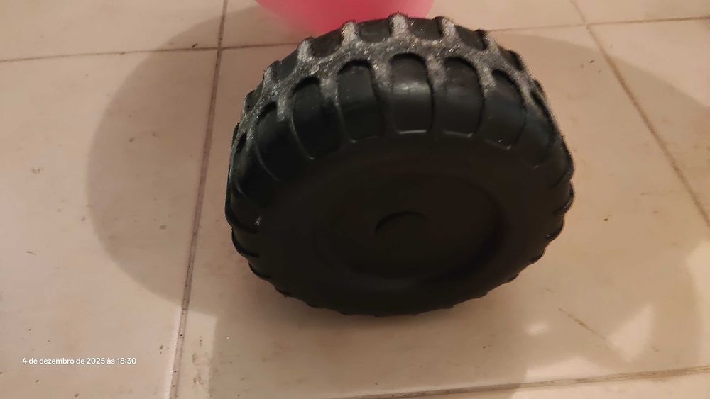 Triciclo rosa para menina  com cesto