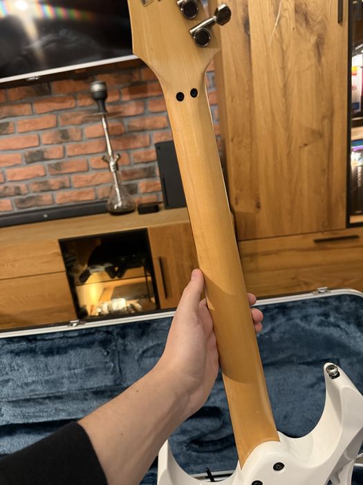 Ibanez JEM555 Steve Vai | 2011 | Dobra seria | Futerał | White