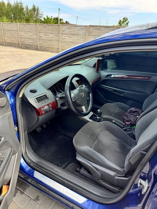 Продам  автомобіль Opel Astra