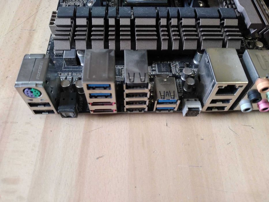 Asus Sabertooth FX990/ Procesor AMD FX-8350 8x 4.0 GHz /Ram 16GB/ Chłodzenie