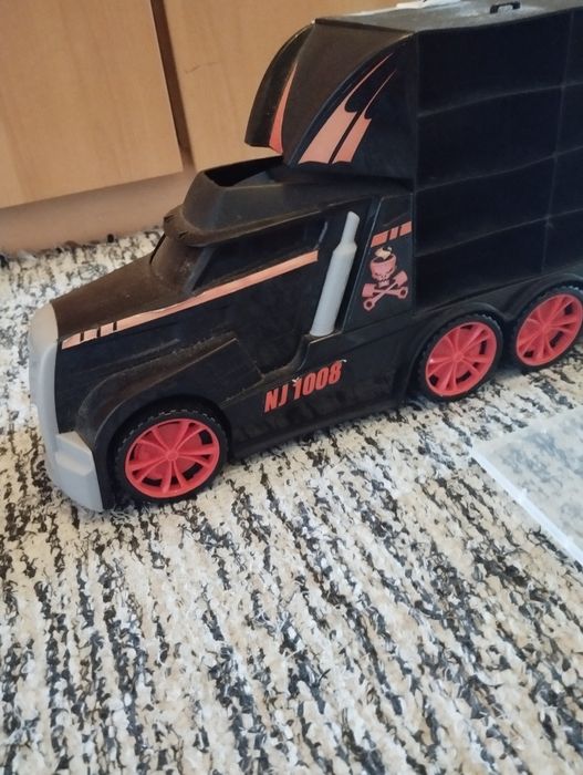 Camião para guardar carros