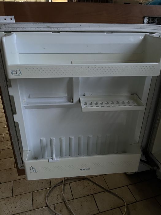 Frigorífico Encastrar Indesit