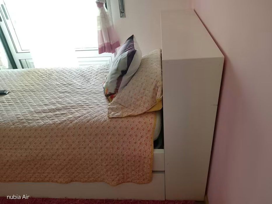 Cama de madeira maciça
