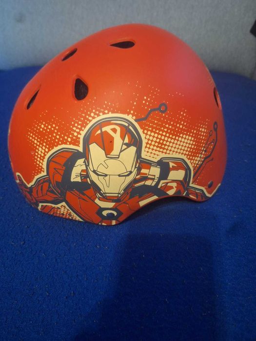 Kask dziecięcy regulowany