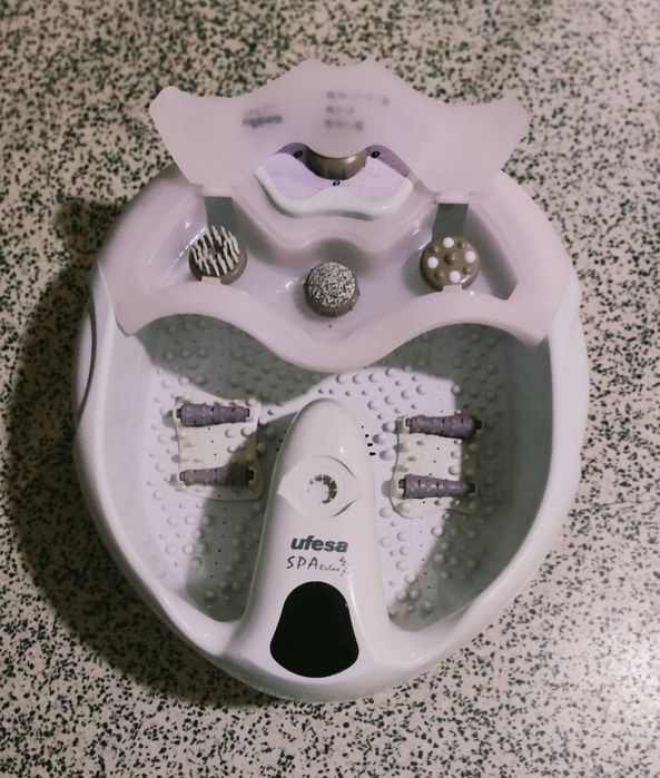 Bacia de hidromassagem para pés