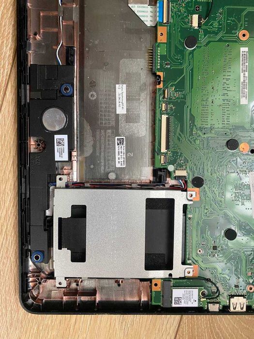 Ноутбук Asus F705U (Pentium 4405U) на запчастини, ремонт