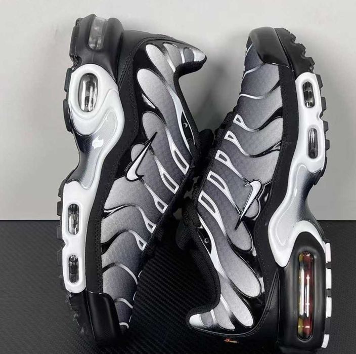 Air Max TN Plus metaliczne srebro R.43