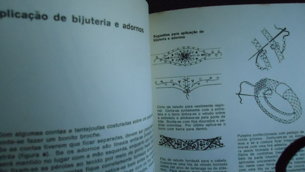 livro da coleção como fazer-« Colares e adornos»