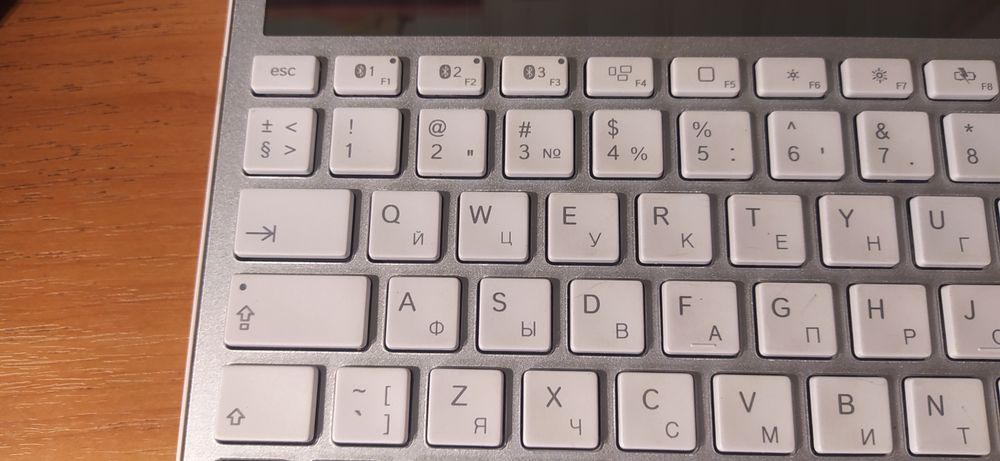 Bluetooth клавіатура Logitech K760