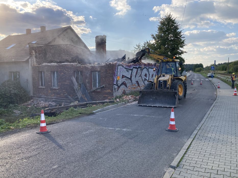 Rozbiórka, wyburzenie, Kierownik budowy, Koparka