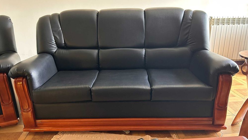 Sofás em Pele Azul com Madeira de Castanheiro