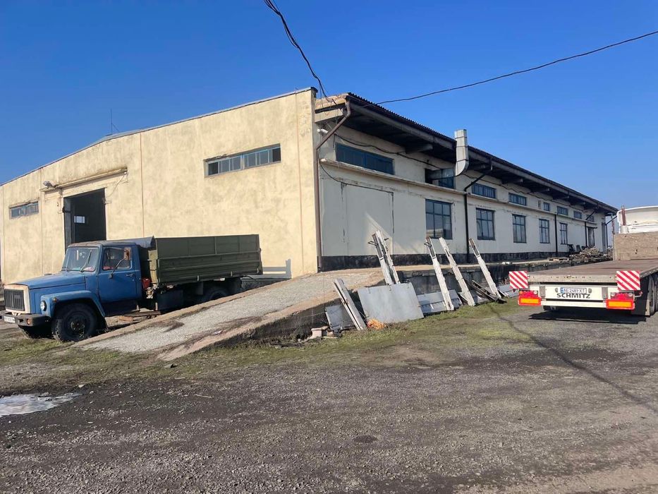 Продаж виробничо-складського компл. 2850 м², ж/д гілка, ділянка 2,67г.