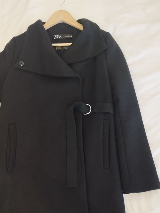 Sobretudo preto em lã Zara