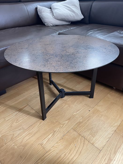 Stylowy okrągły stolik kawowy