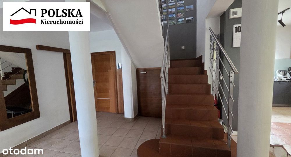 Nietuzinkowy dom w pięknej i cichej okolicy