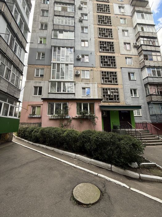 Продам 3к.кв , вул . Героїв Рятувальників ( район Кардіоцентру)!