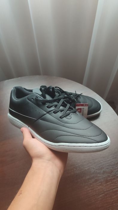 Бутси Kipsta 100 Futsal, нові, розмір 43