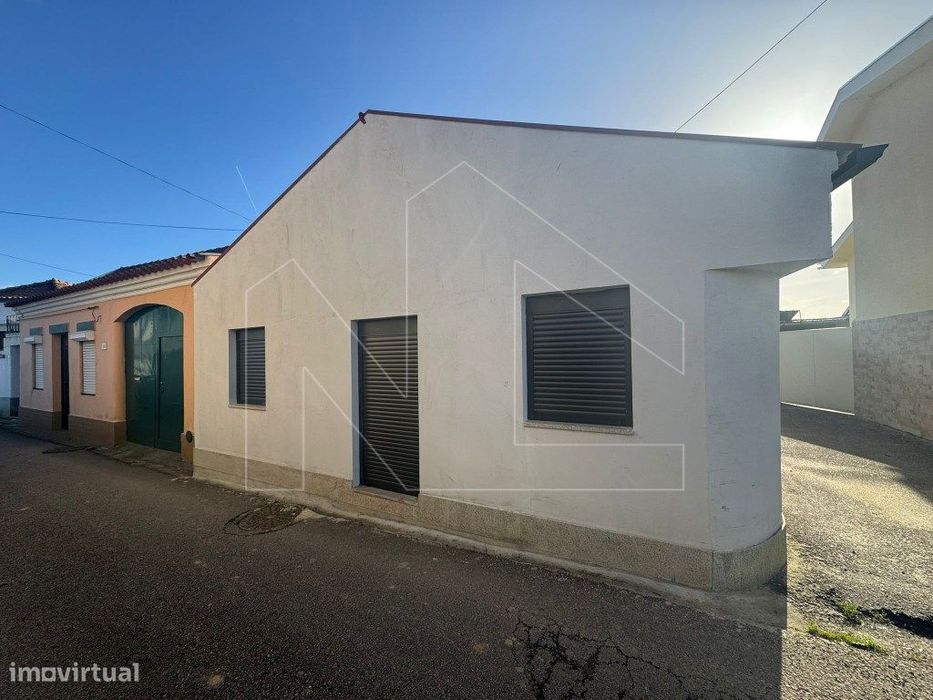 Moradia T2 remodelada em Salreu