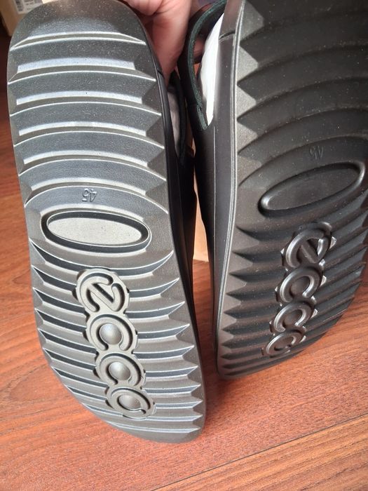 Ecco Cozmo 45, Skóra