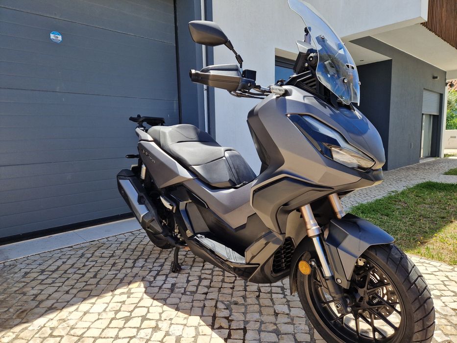 Honda ADV 350 - muito estimada