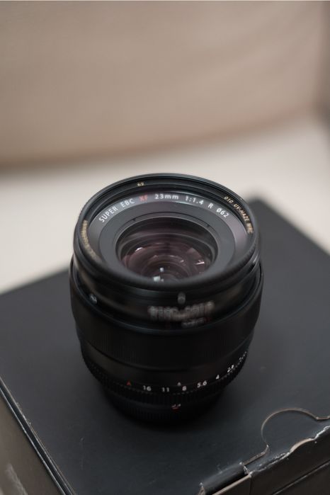 Lente FUJIFILM XF 23mm f/1.4 R