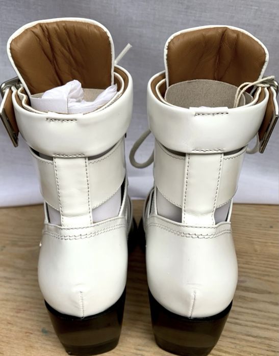 Продам женские ботинки Chloe