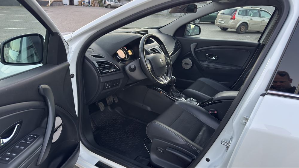 Renault Megane 2016рік BOSE Не фарбований