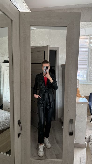 Шкіряний комбінезон жіночий S екошкіра