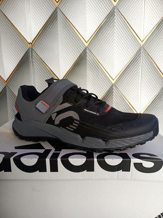 велокросівки adidas (43,45,46,47р)