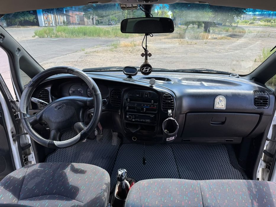 HYUNDAI H-1 2001 VIN KMJWVH7FP1U333398 фото оголошення 7 з 9