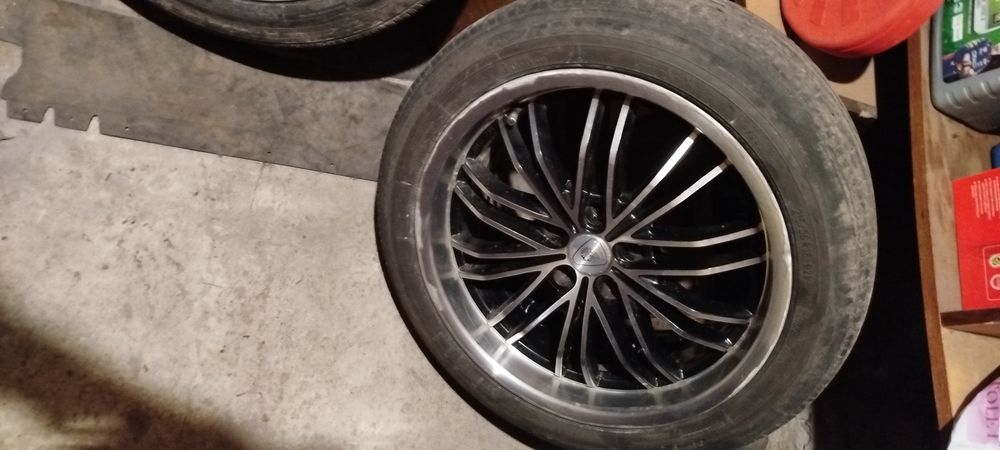 Диски с резиной р 18 114.3 / 5  215/50/18 цена 4250 гр