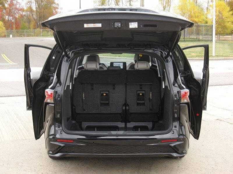 2023 Toyota Sienna XSE 7-Passenger
