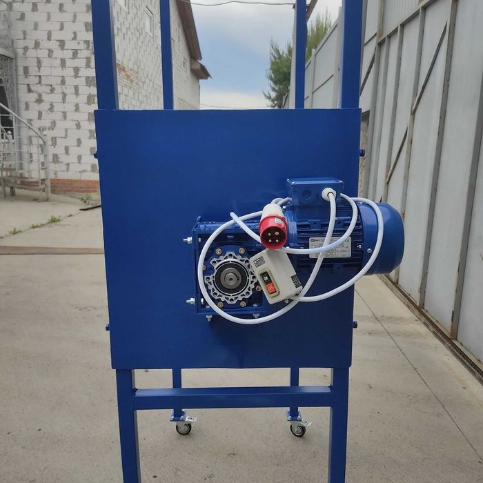 Змішувач шнековий, кормосмеситель, змішувач корму горизонтальний