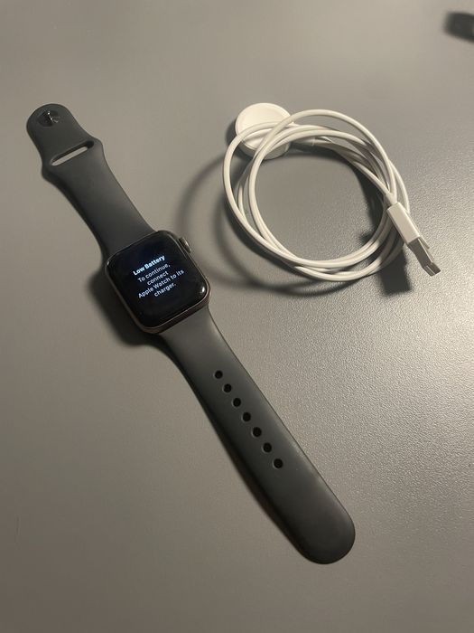 Apple Watch SE (2020) GPS 40 mm – Space Gray, bardzo dobry stan