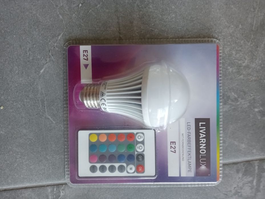 Żarówka LED z pilotem