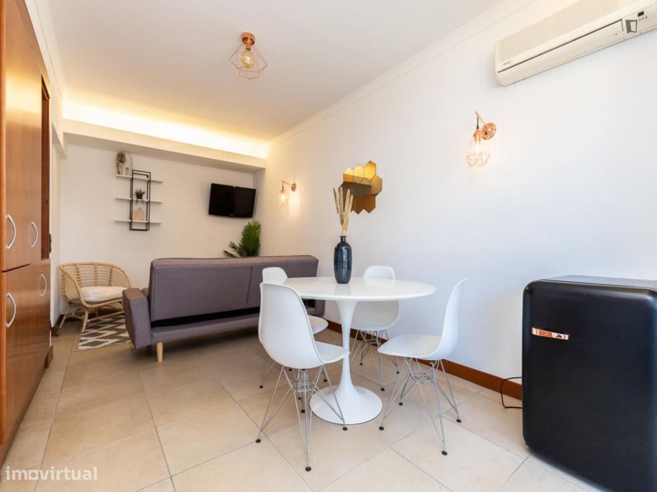 Apartamento com 1 quartos - localizado em Quarteira