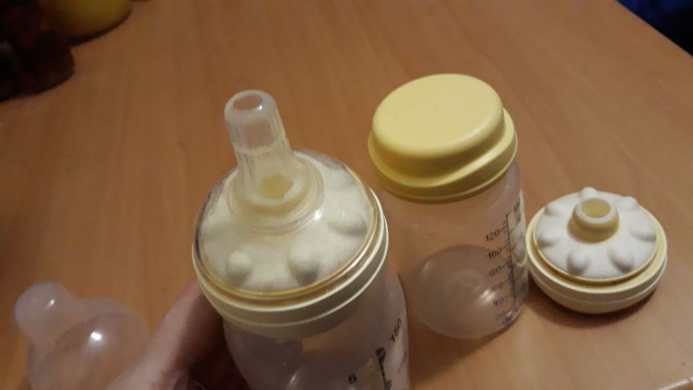 Продам бутылочки с соской Medela