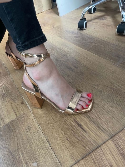 Szpilki buty na obcasie sandalki