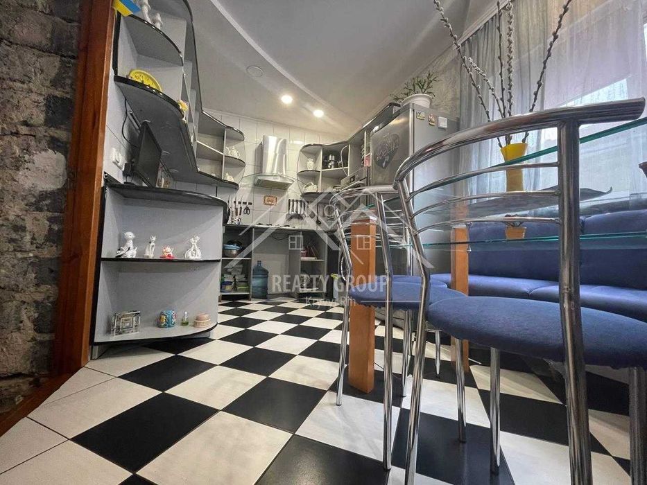 Продаж великого і чудового будинку у ЦМ районі (Pit-Stop)