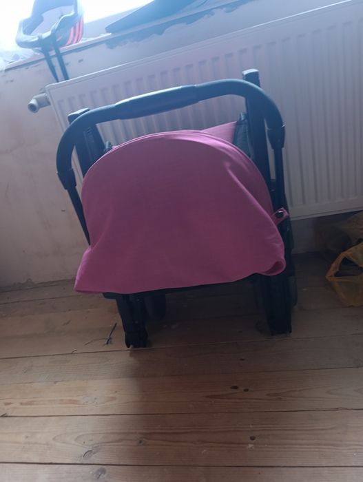 Дитяча прогулянкова коляска