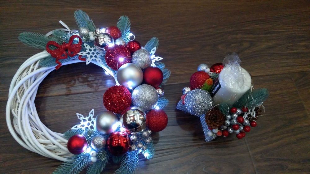 Новорічний декор,подарунки, різдвяний віночок,і свічка.ручної роботи.