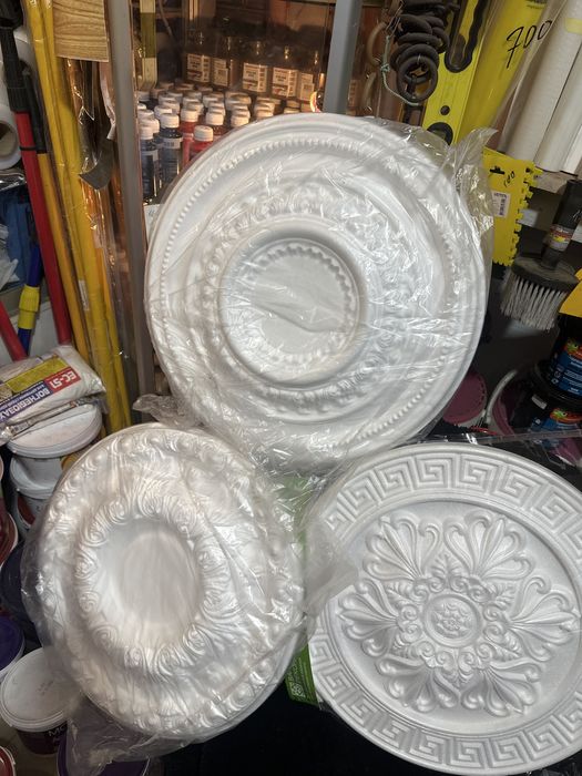 самоклейка , шпалери не дорогі ,багети …Ирпенский рынок.НЕ ВЫСЫЛАЮ