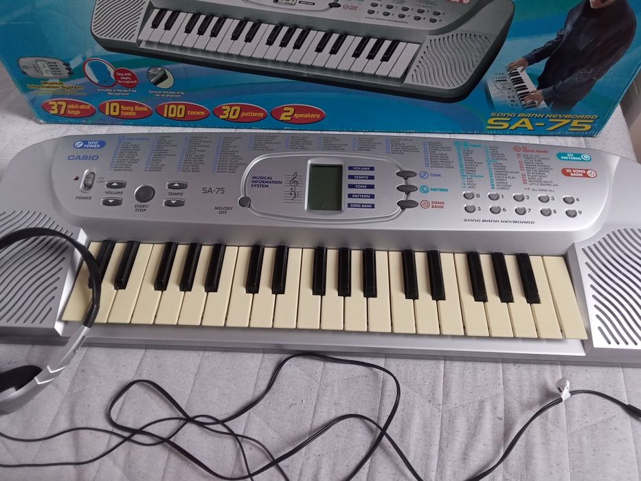 Song bank keyboard CASIO SA-75