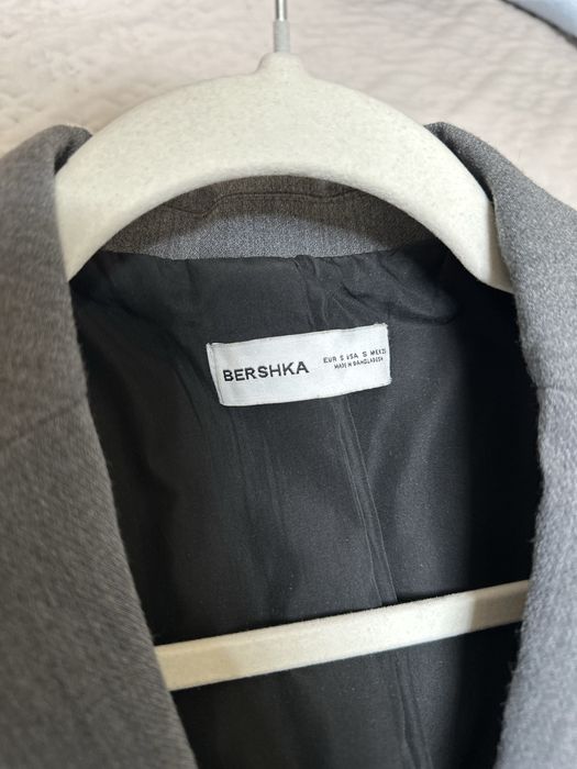 Піджак Bershka приталений