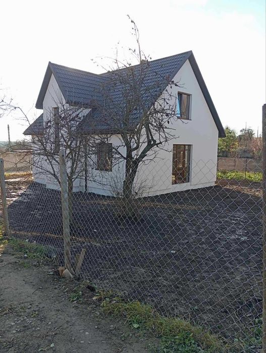 (5) Продам будинок в Селищі 8916