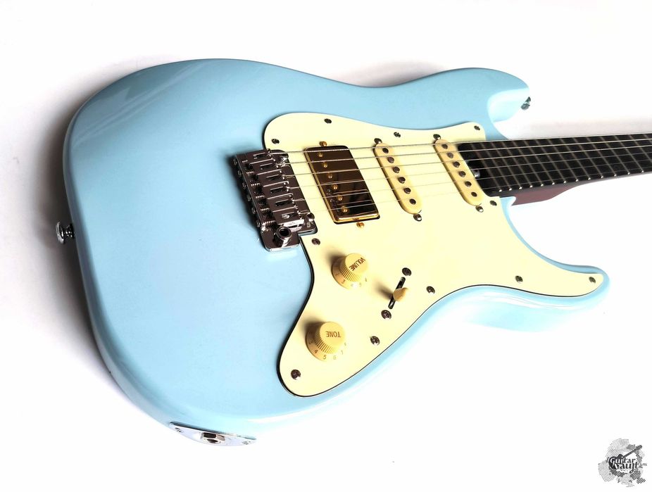 Як новий Schecter Nick Johnston DS Traditional HSS '2024 Atomic Frost