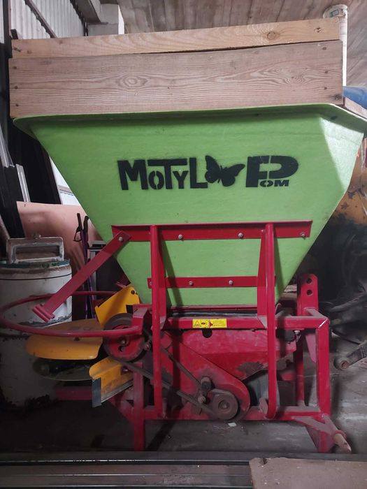 Motyl 600l do wapna i nawozów