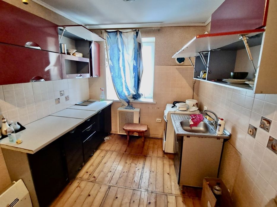 Продається 2-кімнатна квартира. Чортків