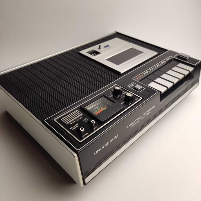 Magnetofon Universum CT 2746 - piękny stan wizualny - niesprawny